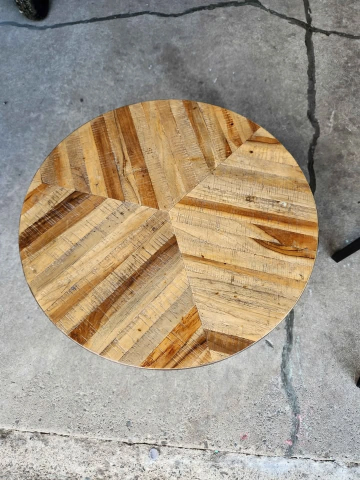 🇨🇦  2 Side tables - 40$ for both - photo 4