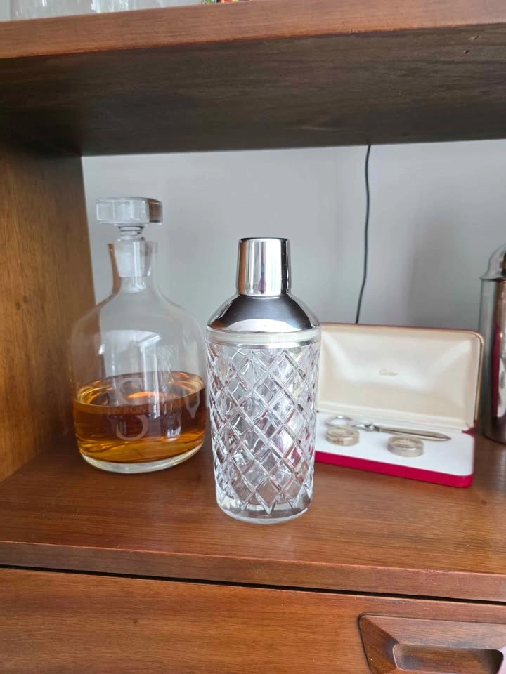 Hatch glass cocktail shaker with metal lid - photo 2