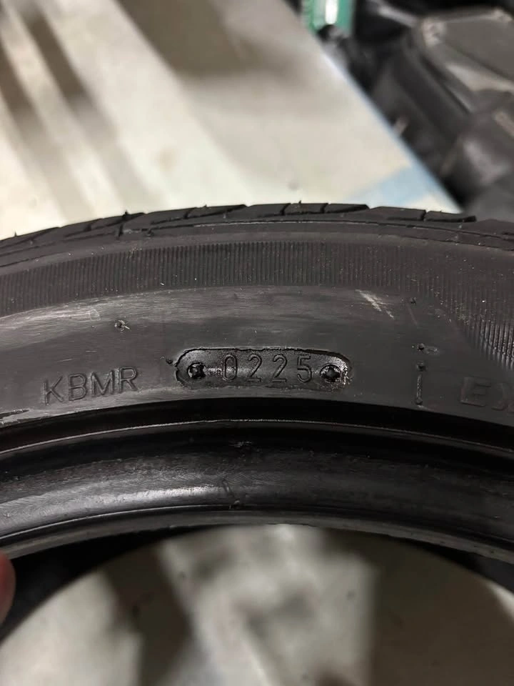 PAIR 215/45/zr17 tires - photo 3