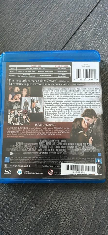 Twilight, New Moon, and Eclipse Blu-ray and DVD Set - photo 4