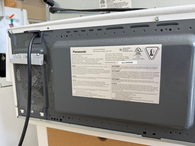 Panasonic 1100W Microwave in Good Condition - photo 2