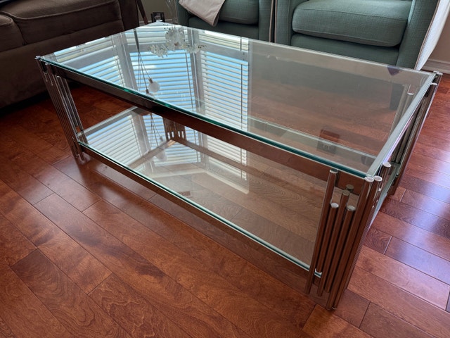 Glass Coffee Table in Great Condition - photo 2