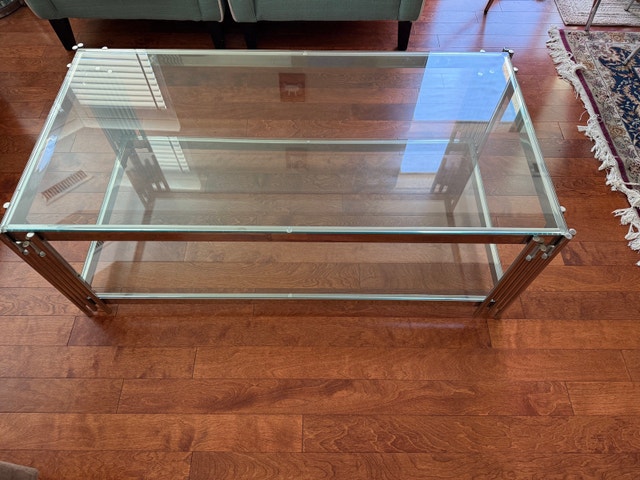 Glass Coffee Table in Great Condition - photo 4