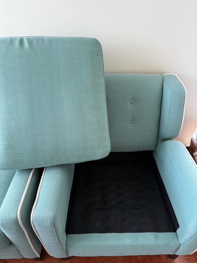 Pair of Teal Chairs in Great Condition - photo 2