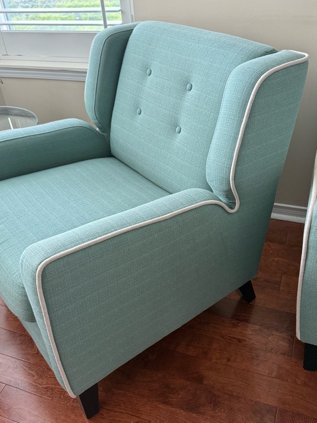 Pair of Teal Chairs in Great Condition - photo 5