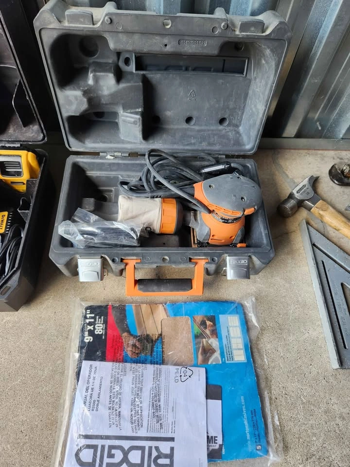 🇨🇦  Dewalt circular saw and carpentry tools - photo 5