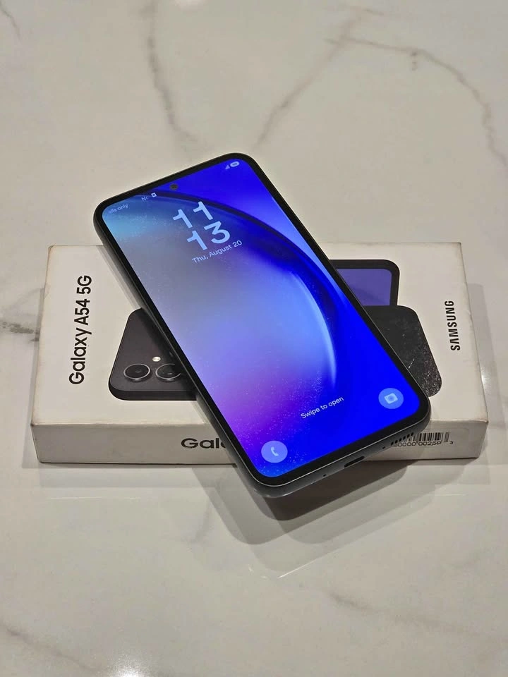 Samsung Galaxy A54 - 128GB - Black | Unlocked | Excellent Condit