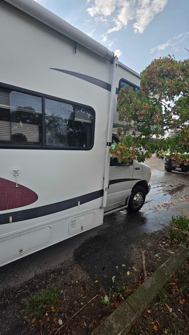 2003 Ford E450 Forest River Sunseeker Class C Motorhome - photo 4