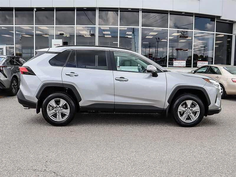 2024 Toyota RAV4 XLE - photo 3