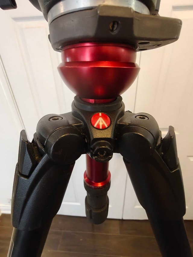 Manfrotto Tripod - photo 3