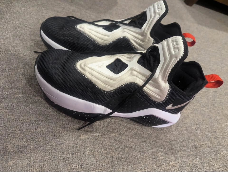 Lebron Soldier XIV | Size 11 | Like new - photo 2