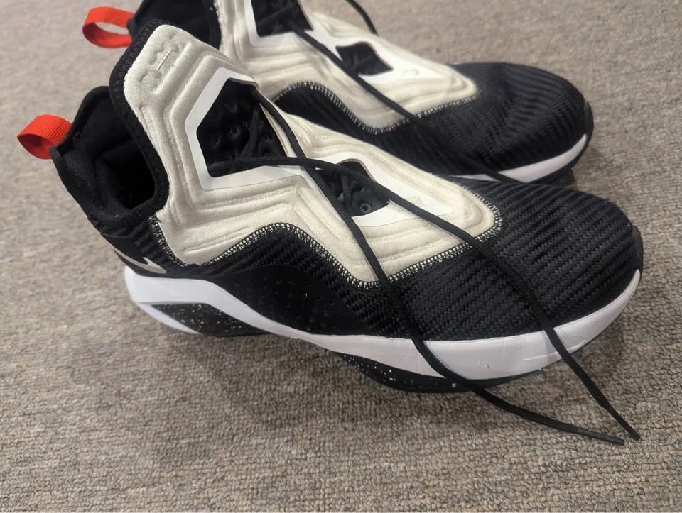Lebron Soldier XIV | Size 11 | Like new - photo 3