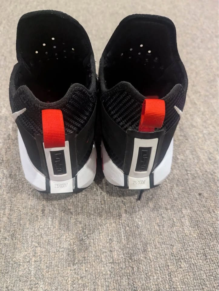 Lebron Soldier XIV | Size 11 | Like new - photo 4