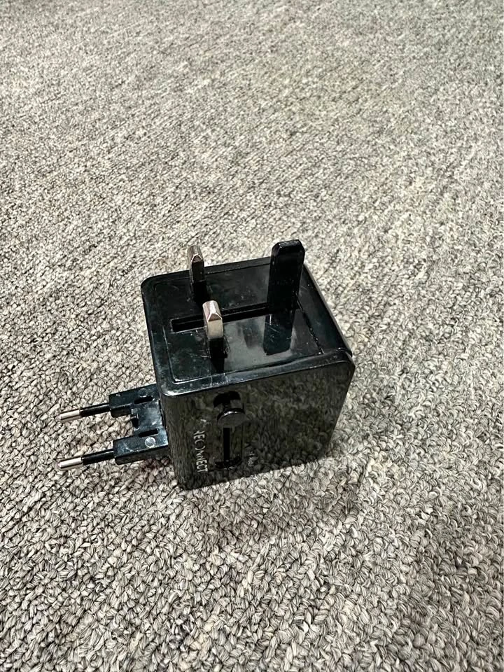 Travel adapter