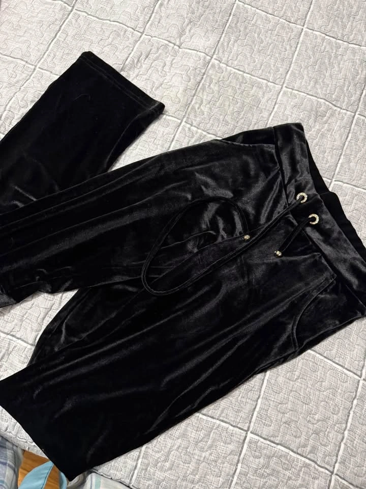 MWT WOMEN'S VELOUR TRACKSUIT 2PC SET HOODED JACKET/BLACK PANTS - photo 3
