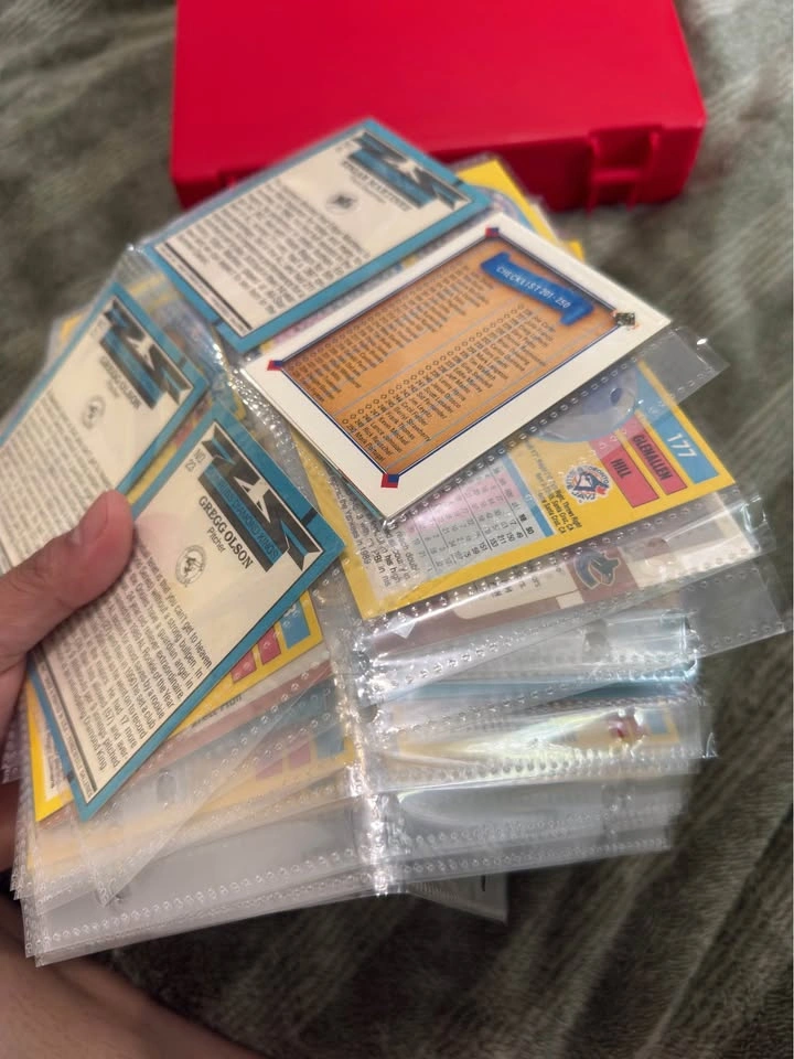 Hockey and baseball cards - photo 2