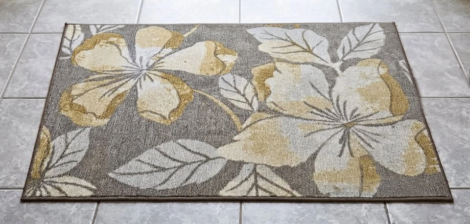[MOVING SALE] Floral/Yellow Rectangular Area Rug
