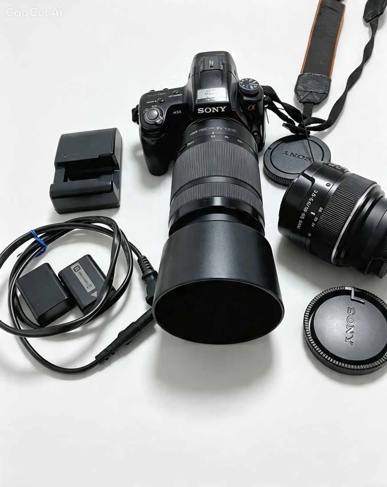 Sony Alpha A35 DSLR Camera Kit with 2 Lenses and Suitcase - photo 2