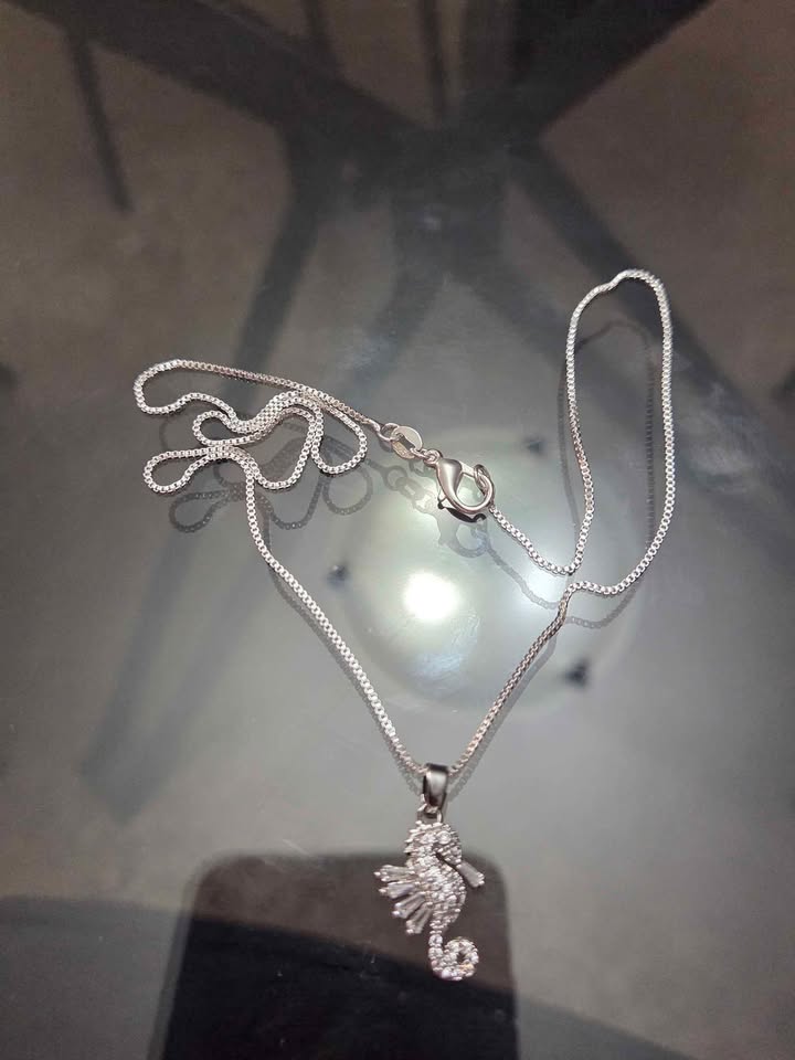 Sterling Silver Seahorse Pendant with Cubic Zirconia - photo 2