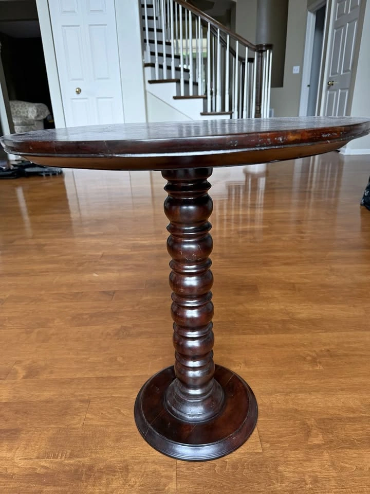 Round Wood Pedestal Accent Table – Turned Bobbin Base