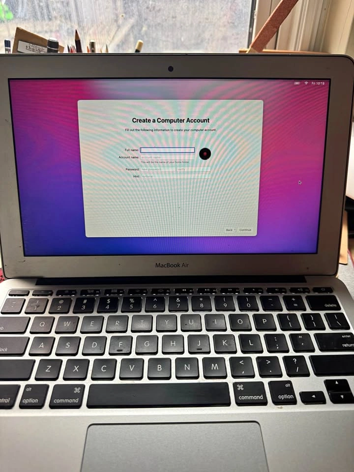 2015 Apple MacBook Air 11” – Clean – 2 Chargers – $150