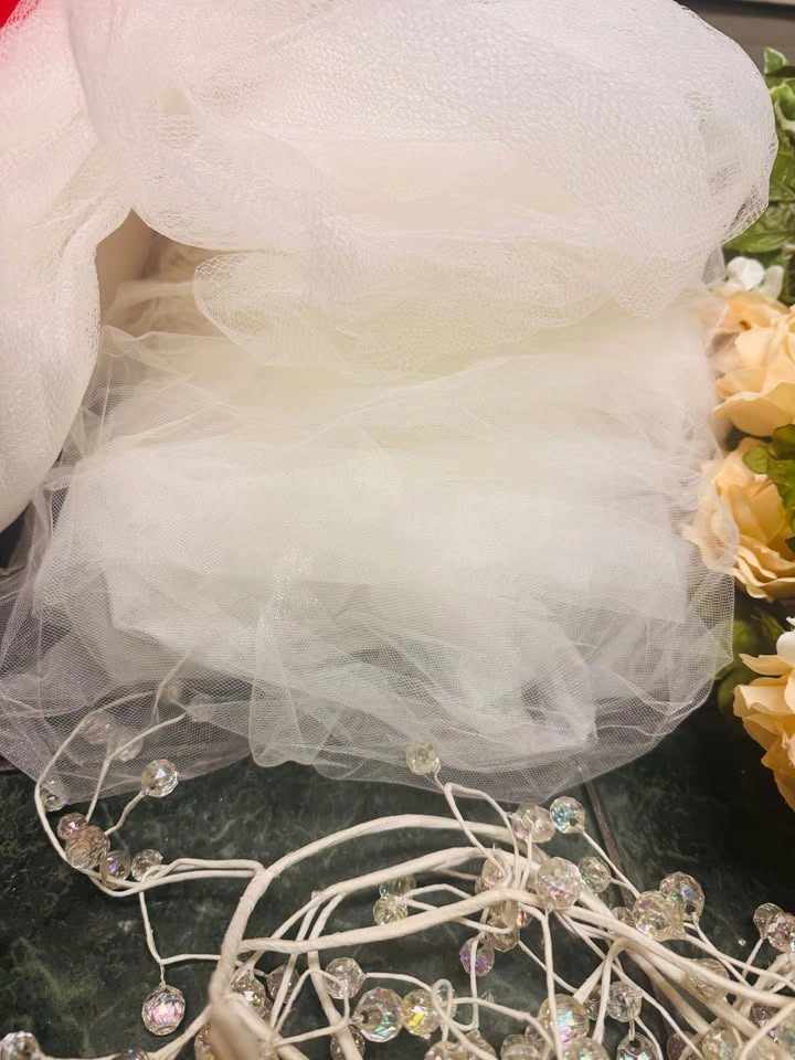 Full Box of Assorted Artificial Floral Garlands and Wedding Deco - photo 4