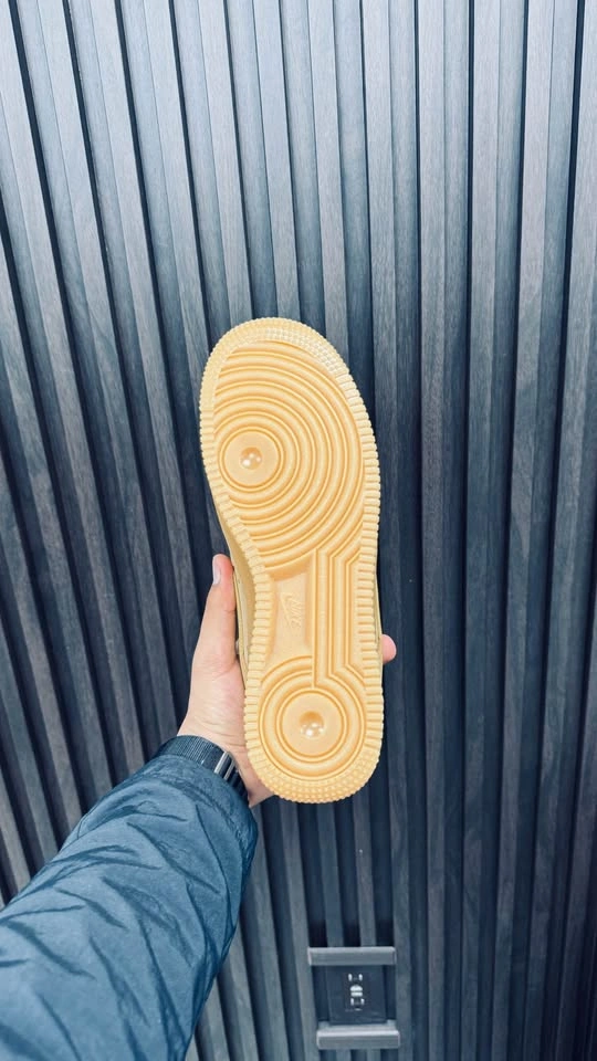 Wheat / Flax Style Sneakers | Box Included | $40 - photo 5