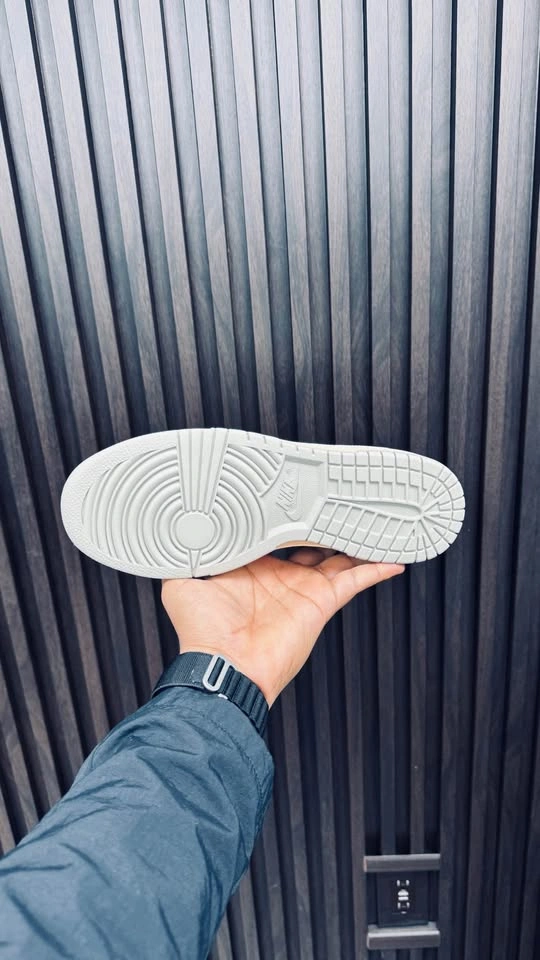 Unisex White Sneakers – Limited Stock Clearance - photo 2