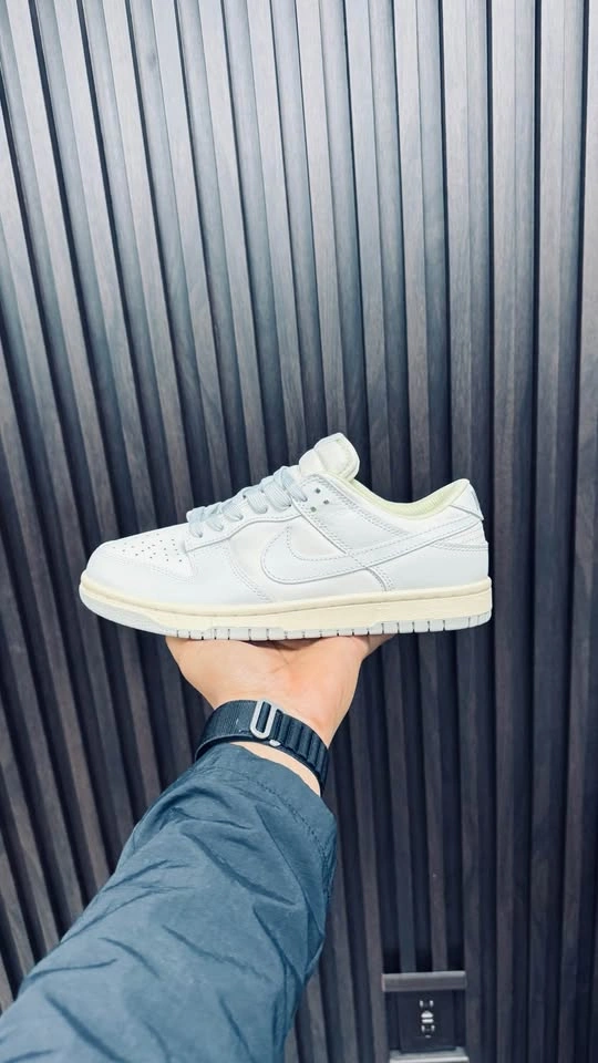 Unisex White Sneakers – Limited Stock Clearance - photo 3