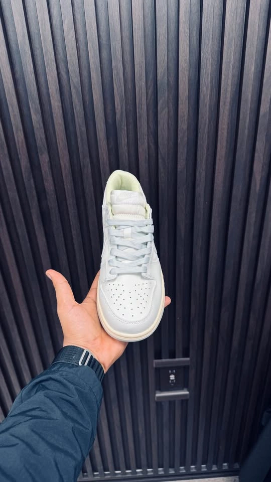 Unisex White Sneakers – Limited Stock Clearance - photo 4