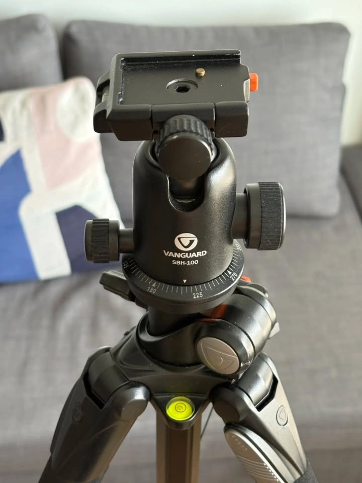 Vanguard Alta Pro 263AT | Aluminum Tripod - photo 3