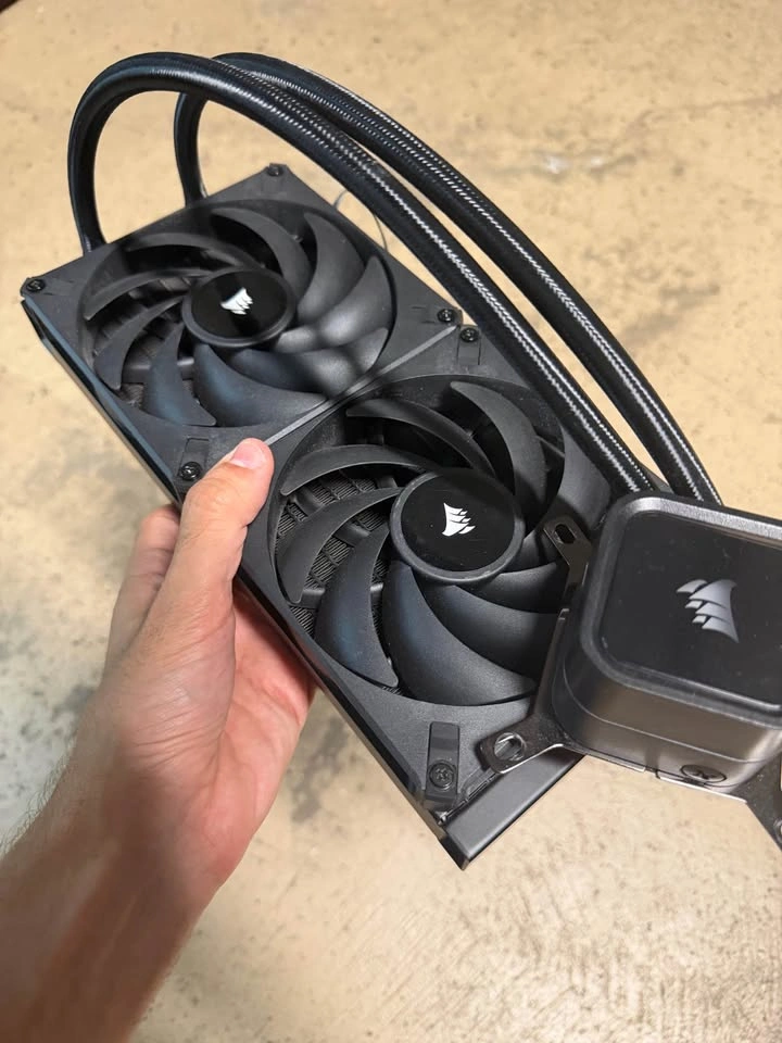 Corsair 240mm AIO Liquid CPU Cooler - photo 2