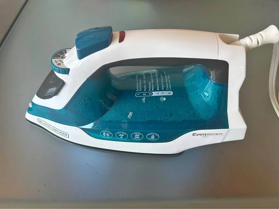 Black+Decker Evensteam Iron