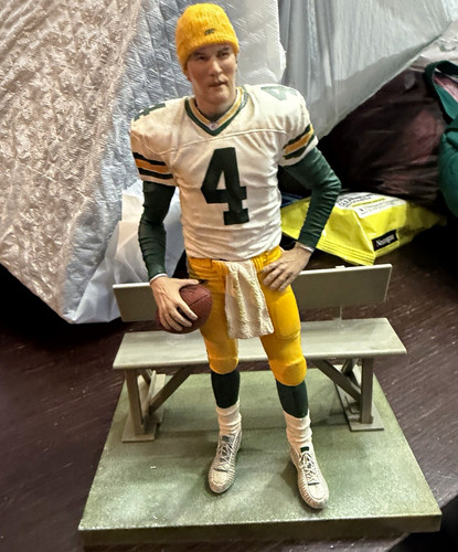 BRETT FAVRE MCFARLANE NFL PACKERS HOF QB 6"