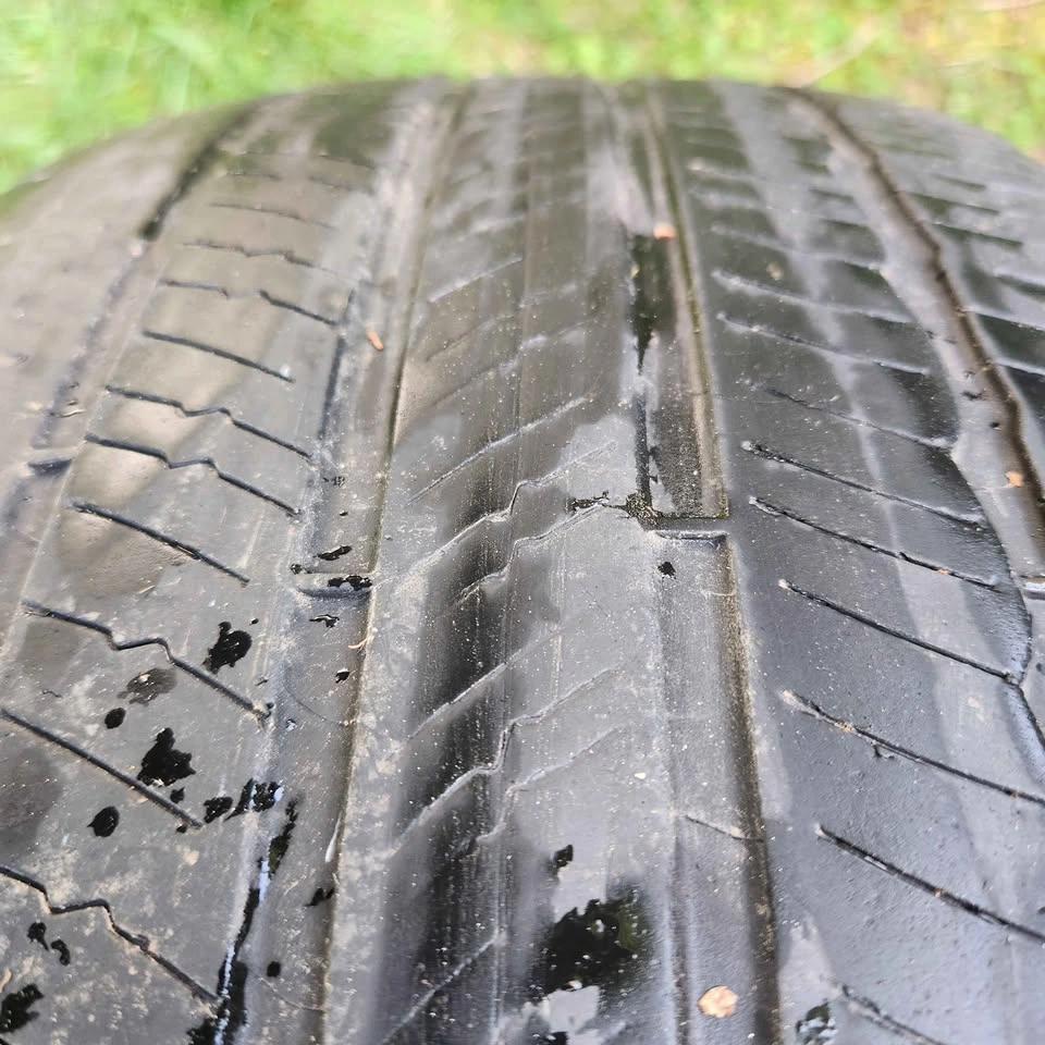 Used Tesla tires 235/45r18 extra load Michelin (4 tires) - photo 3