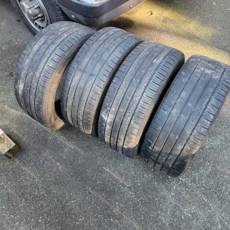 Used Tesla tires 235/45r18 extra load Michelin (4 tires) - photo 4