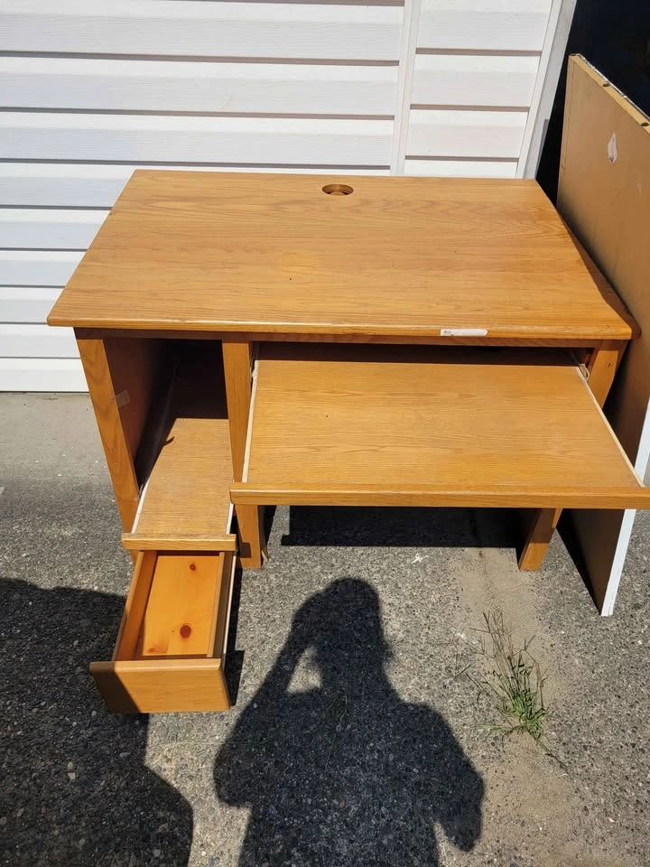 Wooden Computer Desk with Keyboard Tray - photo 2
