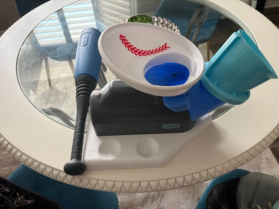 Automatic Ball thrower and Bat - photo 2