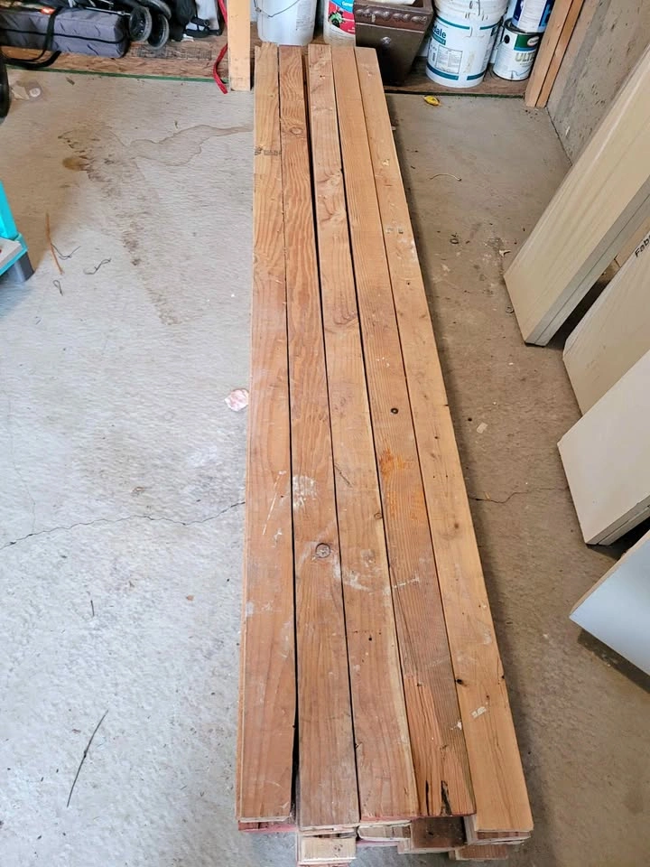 10' 2x4 Douglas Fir Lumber Studs