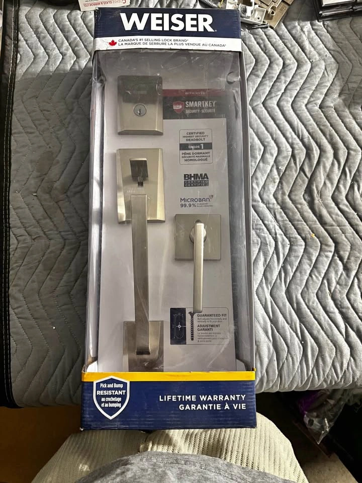 Weiser SmartKey Deadbolt and Handleset