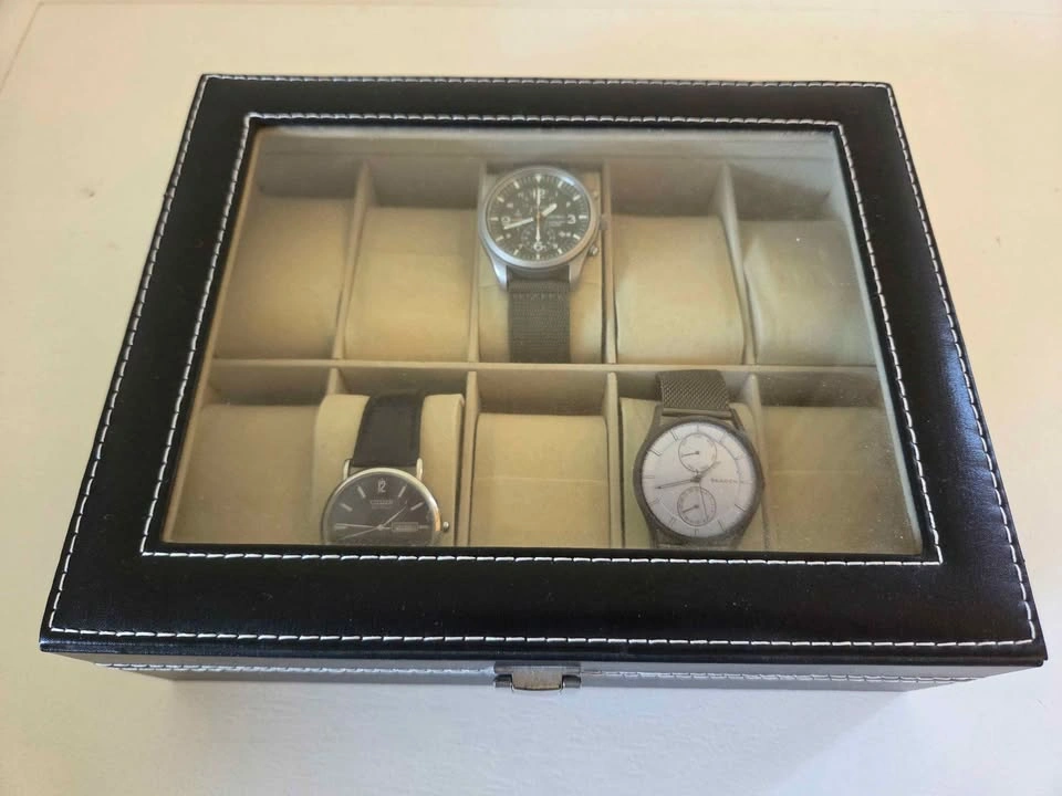 Trio of Wristwatches - photo 2