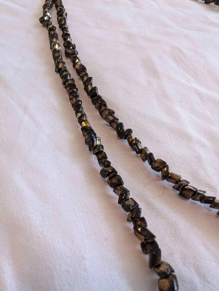 Shimmery black-stone 2-layer necklace - photo 2