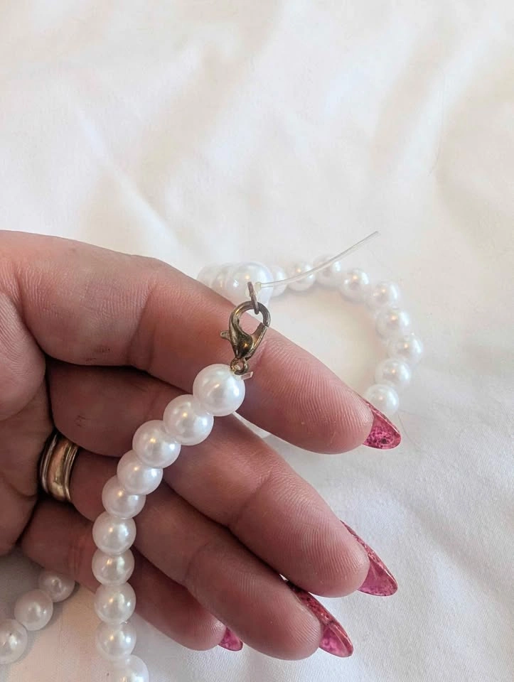 Plastic Pearl beaded choker necklace - photo 2