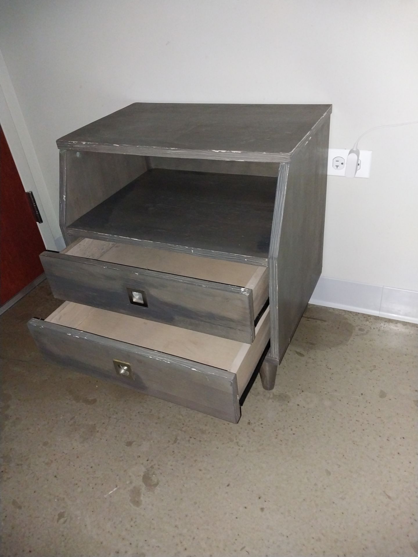 Rustic Gray 2-Drawer Nightstand / End Table - photo 3