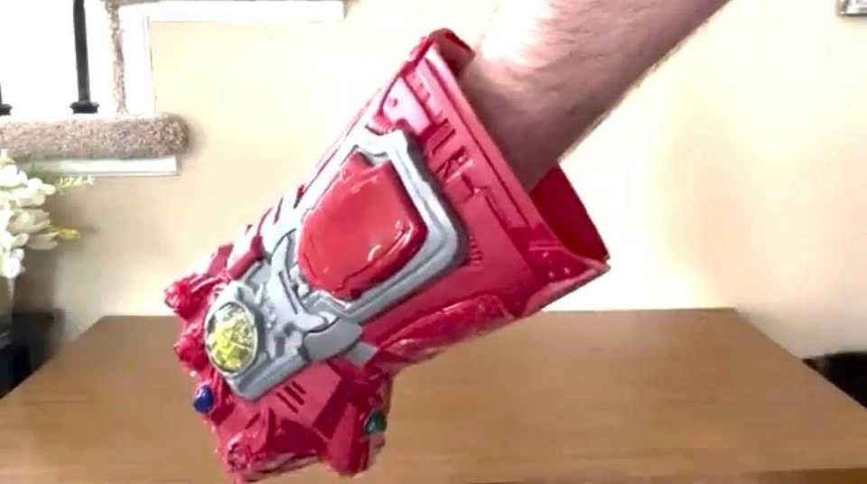Avengers Endgame Electronic Gauntlet - photo 3