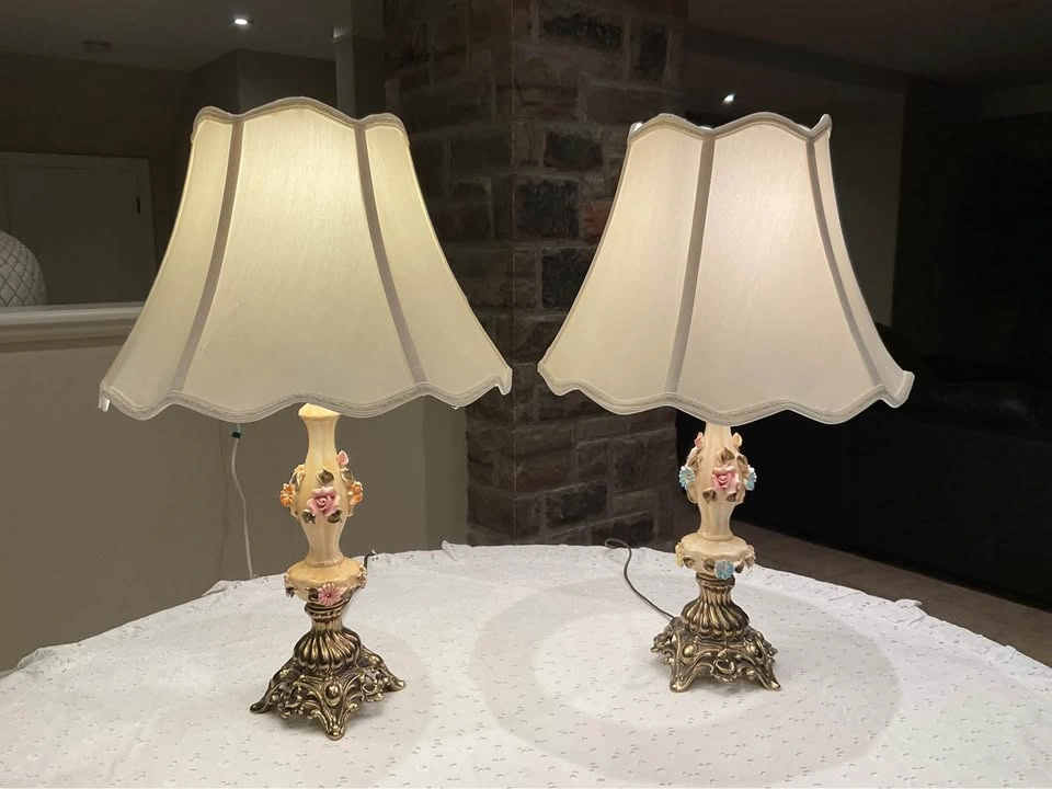 Table Lamps PAIR VTG Italian Capodimonte Ceramic Floral Appliqué - photo 3