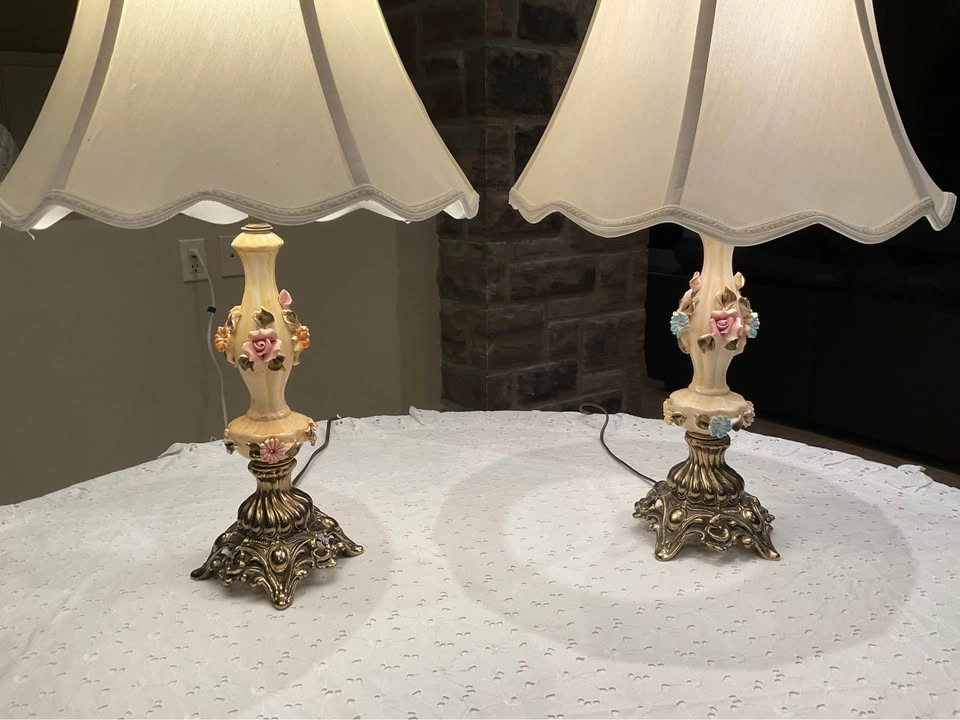Table Lamps PAIR VTG Italian Capodimonte Ceramic Floral Appliqué - photo 4