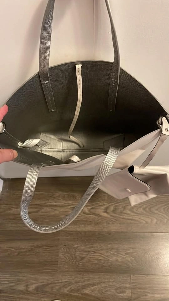Large Tote Bag with a Matching Mini Pouch - photo 2