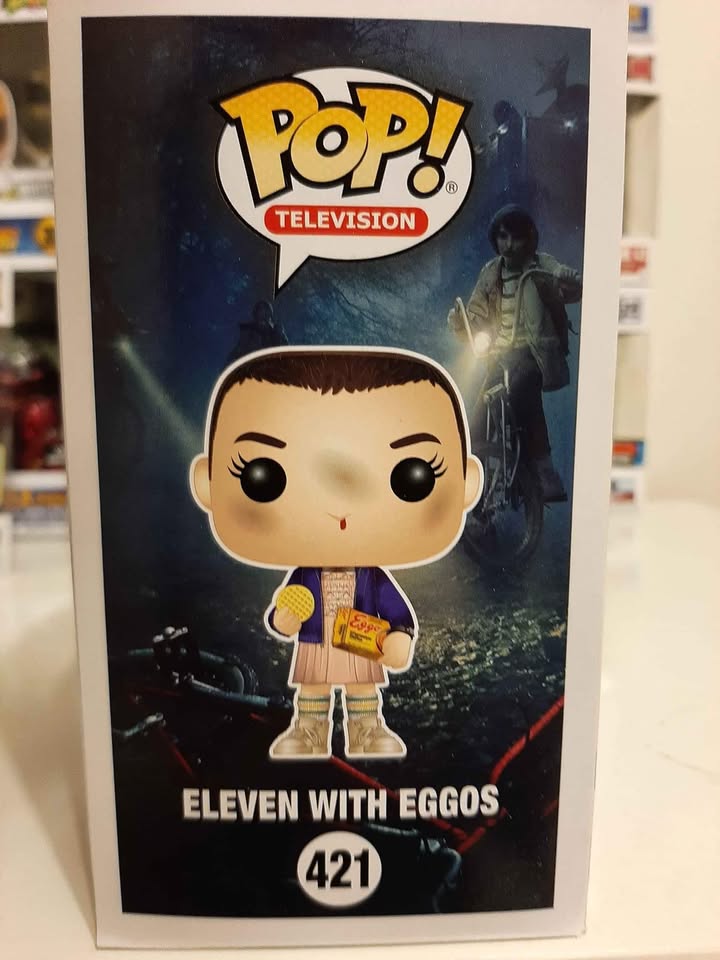 CHASE Eleven with Eggos Stranger Things Funko Pop - photo 4