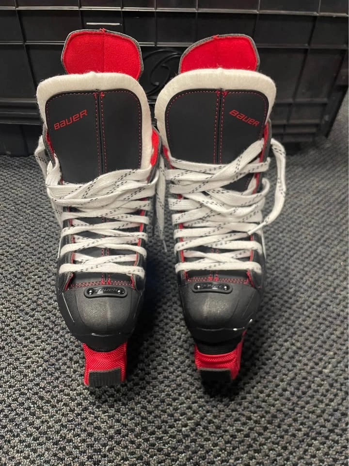 Size 3 Ice skates. (Brand New!) - photo 2